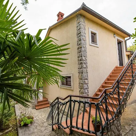 Vikendica Lily-just Steps From The Sea *